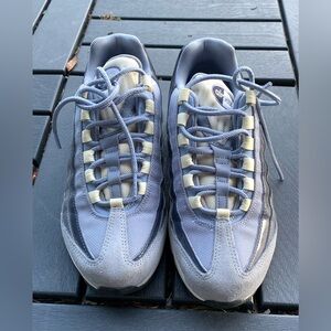 Nike Women’s Air Max 1995